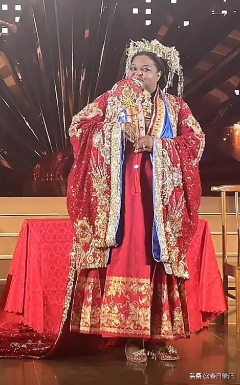 Nữ đại gia 47 tuổi mang 3,7 tỷ đồng, 1 chiếc ô tô và 1 căn nhà để cưới chàng trai 27 tuổi, phản ứng của bố mẹ chú rể gây bất ngờ- Ảnh 6. Nữ đại gia 47 tuổi mang 3,7 tỷ đồng, 1 chiếc ô tô và 1 căn nhà để cưới chàng trai 27 tuổi, phản ứng của bố mẹ chú rể gây bất ngờ- Ảnh 6.