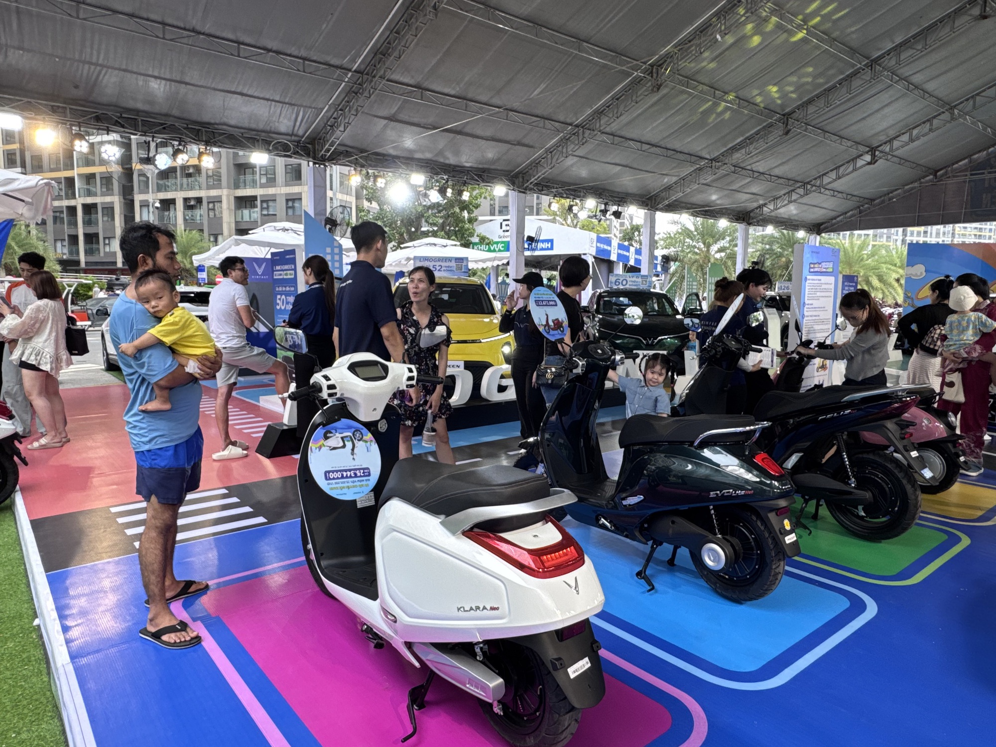 Doanh số xe xăng sụt giảm Đáng báo động tại Việt Nam trong qúy III / 2025 - Ảnh 2. Doanh số xe xăng sụt giảm Đáng báo động tại Việt Nam trong qúy III / 2025 - Ảnh 2.