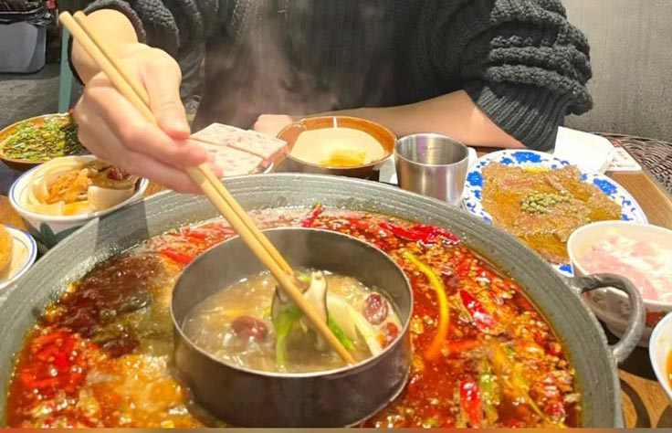 3 loại gia vị ăn nhiều rất hại cho giấc ngủ, “đánh cắp” tuổi thọ nhưng người trẻ hiếm ai không thích - Ảnh 1.