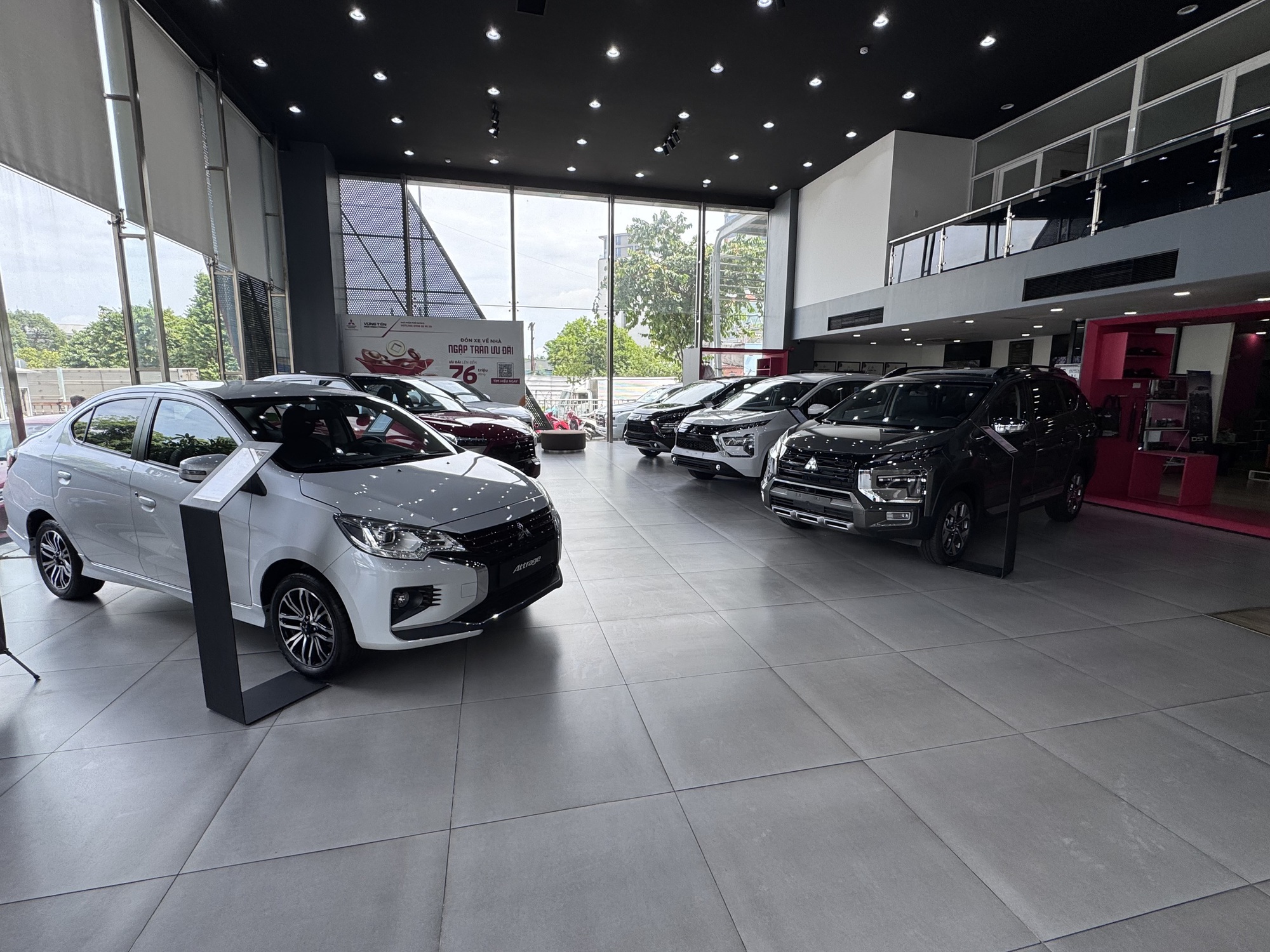 Doanh số xe xăng sụt giảm Đáng báo động tại Việt Nam trong qúy III / 2025 - Ảnh 3. Doanh số xe xăng sụt giảm Đáng báo động tại Việt Nam trong qúy III / 2025 - Ảnh 3.