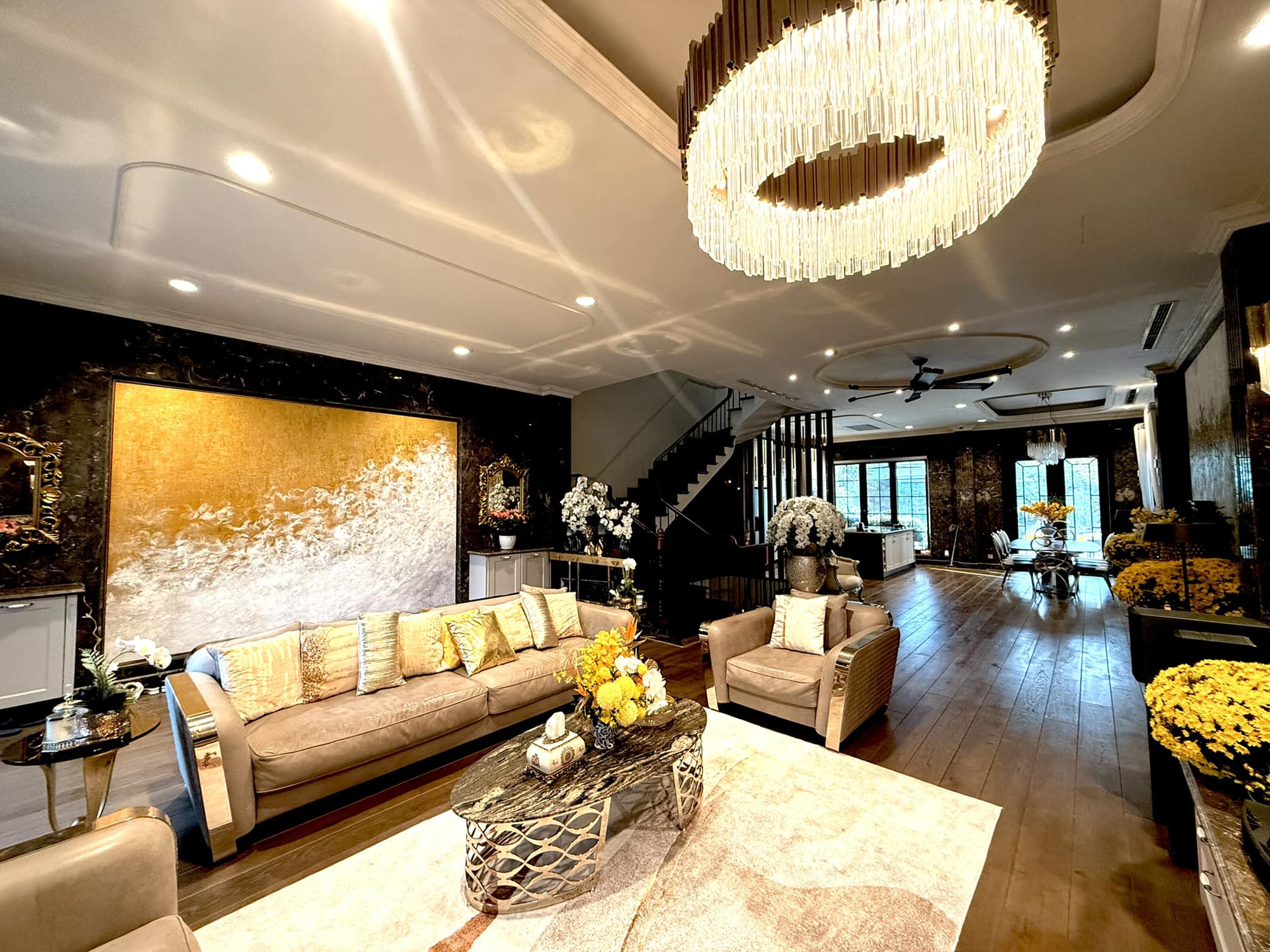 Tài sản hàng triệu đô của mỹ nhân phim Việt giờ vàng lấy chồng đại gia, thực sự có những gì?- Ảnh 7. Tài sản hàng triệu đô của mỹ nhân phim Việt giờ vàng lấy chồng đại gia, thực sự có những gì?- Ảnh 7.