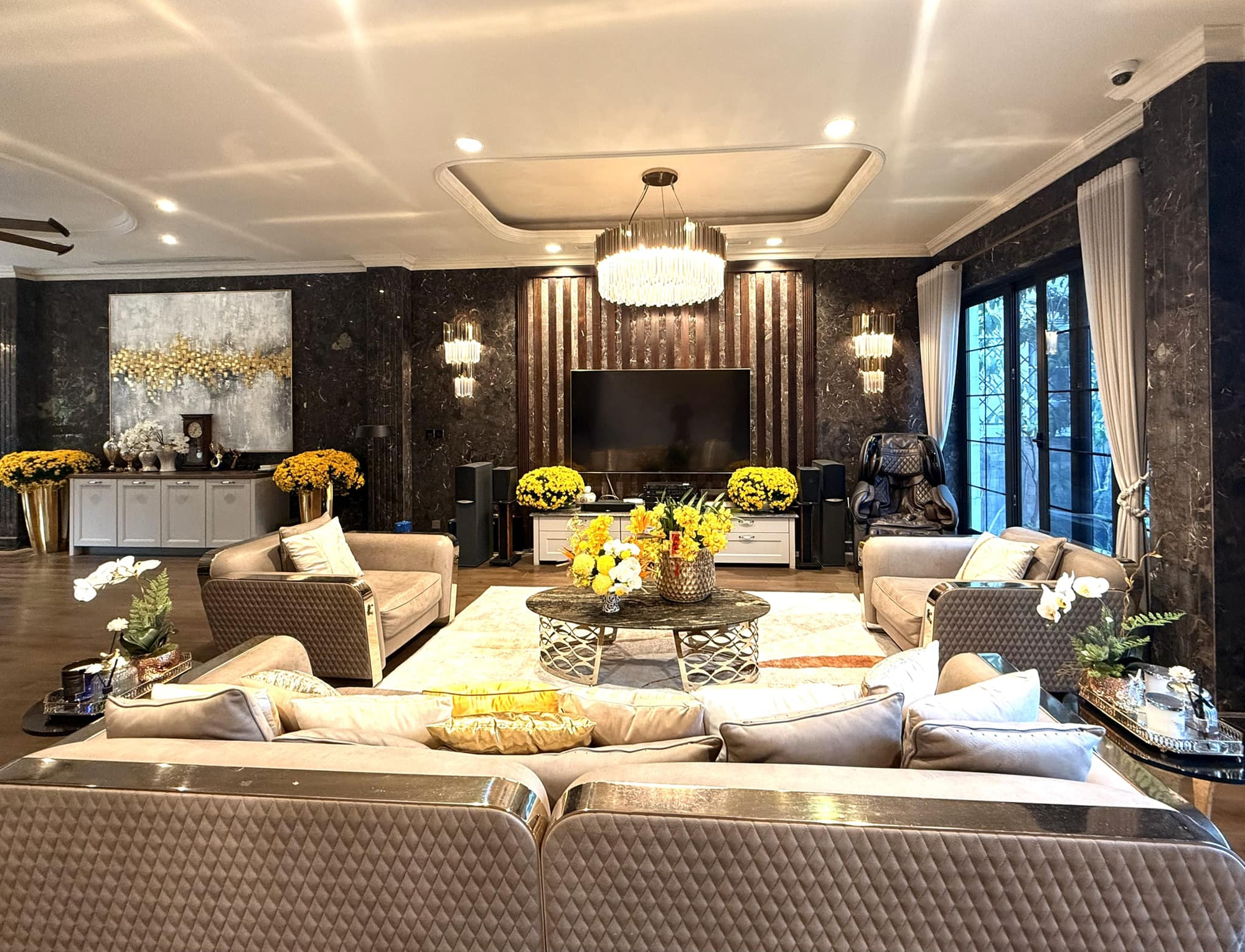 Tài sản hàng triệu đô của mỹ nhân phim Việt giờ vàng lấy chồng đại gia, thực sự có những gì?- Ảnh 9. Tài sản hàng triệu đô của mỹ nhân phim Việt giờ vàng lấy chồng đại gia, thực sự có những gì?- Ảnh 9.