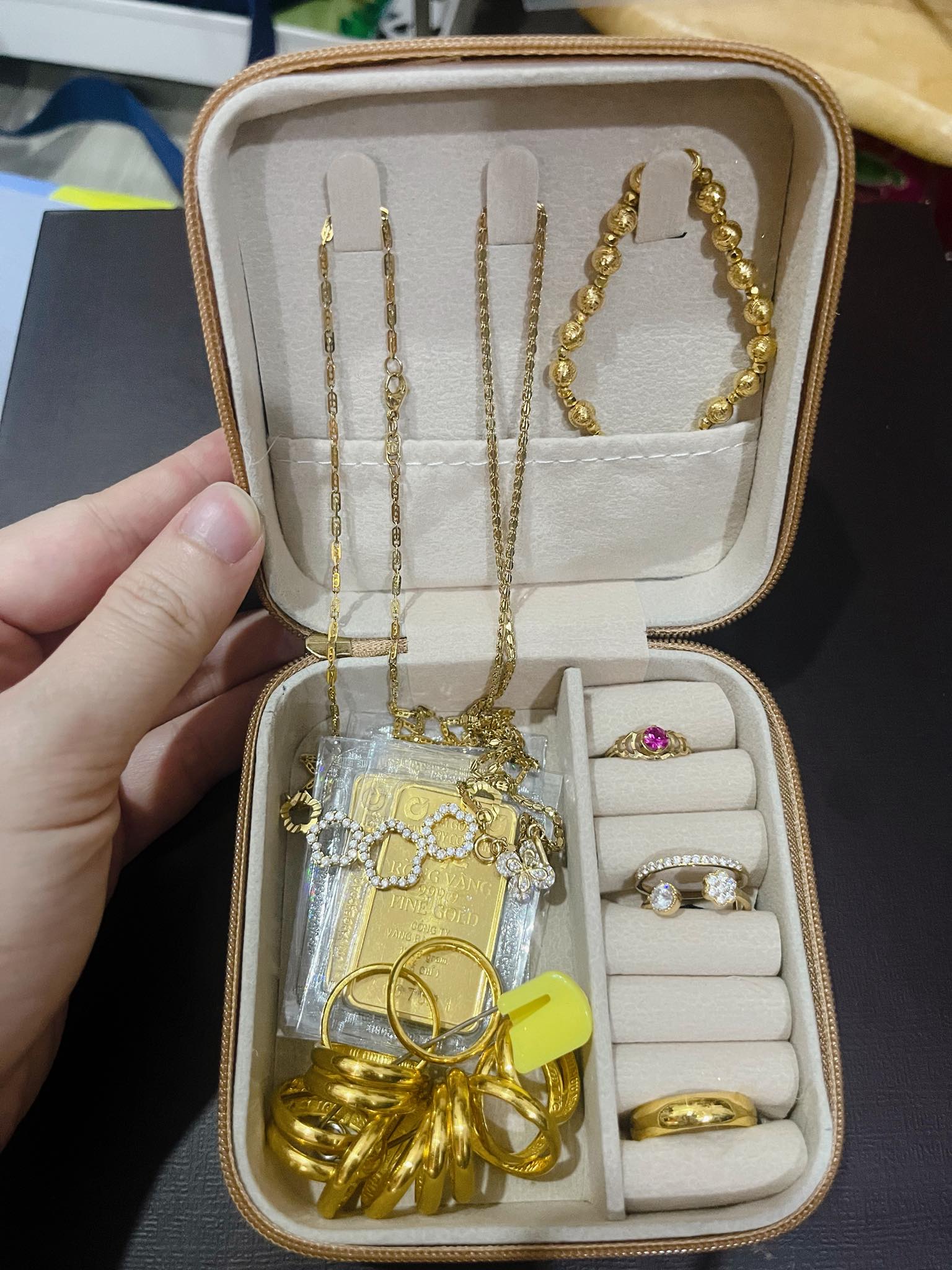 Kế hoạch mua 40 cây vàng dưỡng già của vợ chồng 30 tuổi - Ảnh 1.