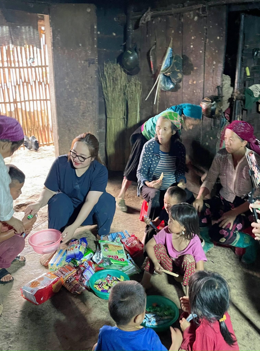 Hiện tượng "thần tượng livestream" - Ảnh 4.