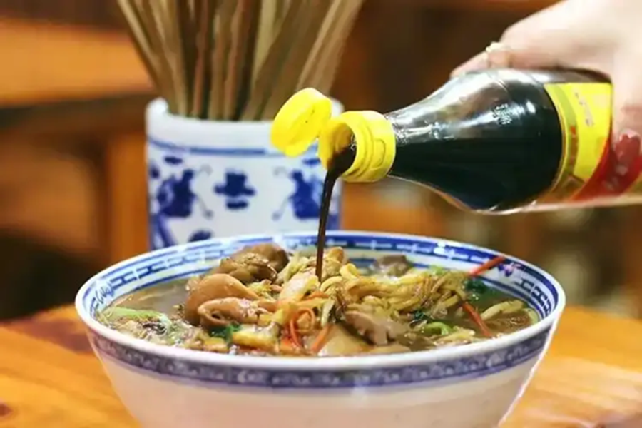 Người đàn ông ăn gì cũng cho giấm, 6 tháng sau đi khám, bác sĩ ngay lập tức hỏi: "Ông đã làm gì?"- Ảnh 1.