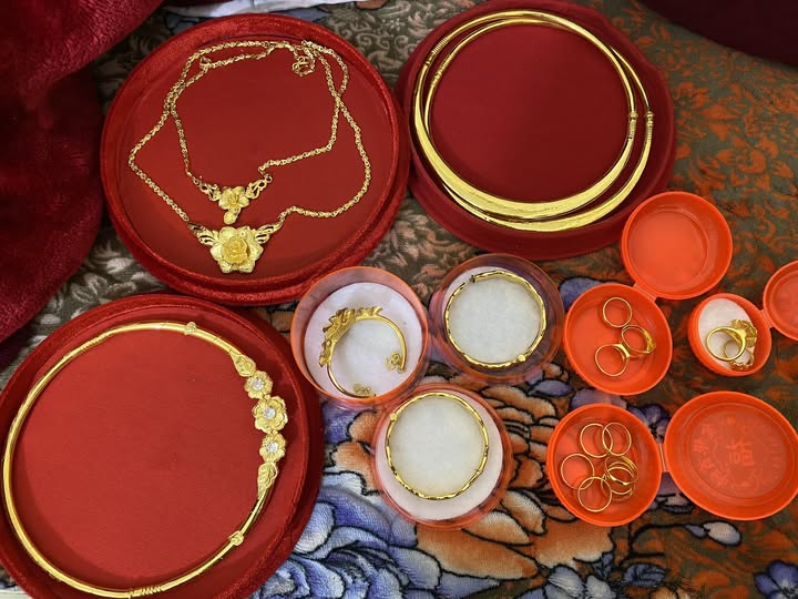 Bức ảnh có vàng nhưng không giữ được vàng - Ảnh 1. Bức ảnh có vàng nhưng không giữ được vàng - Ảnh 1.