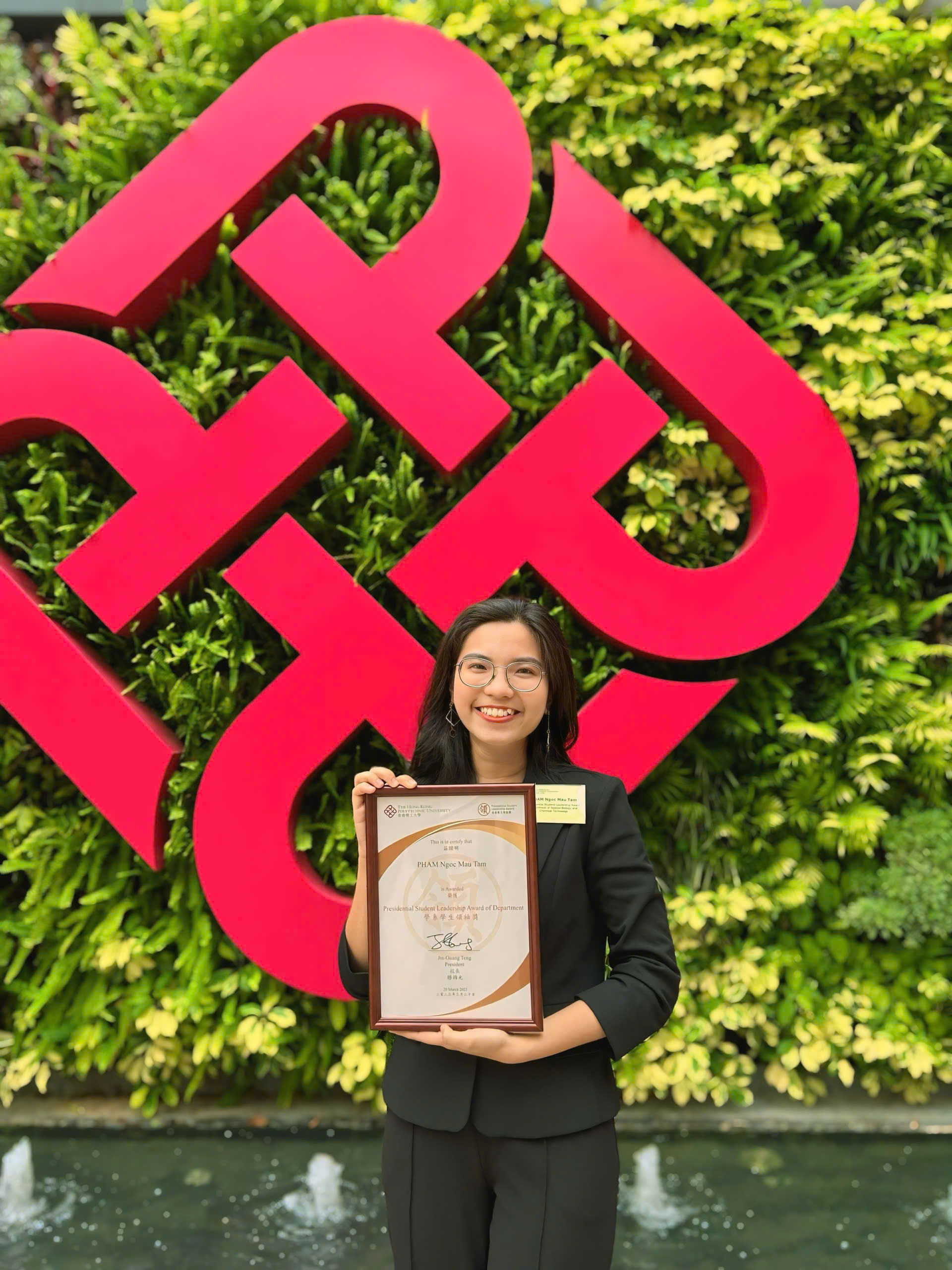 Nữ sinh TP.HCM quyết "săn" học bổng Hồng Kông vì lý do... không đỡ nổi: Trải qua 4 năm học như mơ, thành tích hiện tại càng nể! - Ảnh 4. Nữ sinh TP.HCM quyết "săn" học bổng Hồng Kông vì lý do... không đỡ nổi: Trải qua 4 năm học như mơ, thành tích hiện tại càng nể! - Ảnh 4.