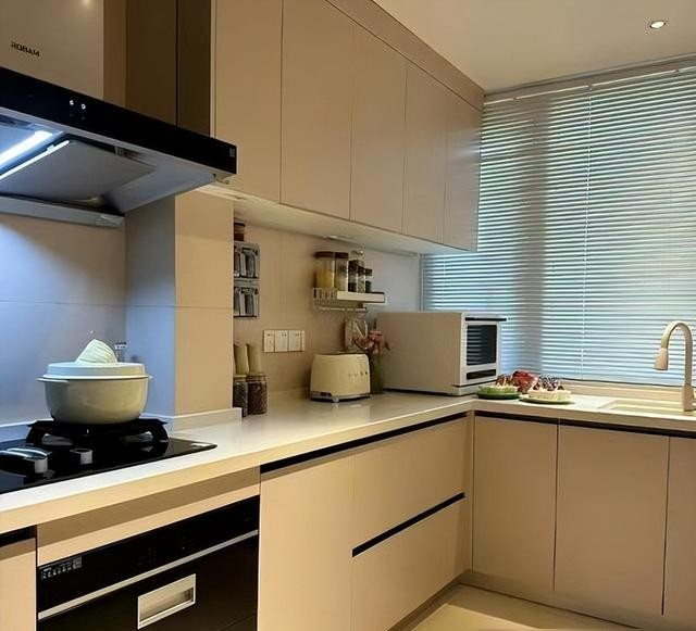 Mua căn hộ 66m² để sống một mình sau nghỉ hưu: Người phụ nữ 58 tuổi biến mỗi ngày thành một giấc mơ bình yên- Ảnh 5. Mua căn hộ 66m² để sống một mình sau nghỉ hưu: Người phụ nữ 58 tuổi biến mỗi ngày thành một giấc mơ bình yên- Ảnh 5.