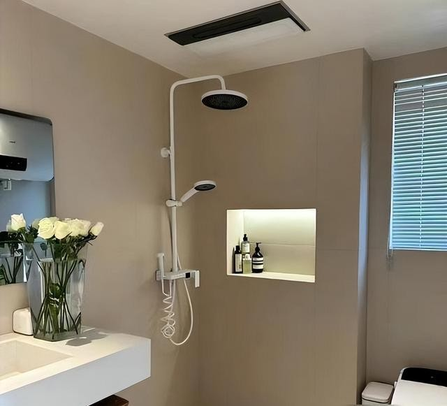 Mua căn hộ 66m² để sống một mình sau nghỉ hưu: Người phụ nữ 58 tuổi biến mỗi ngày thành một giấc mơ bình yên- Ảnh 7. Mua căn hộ 66m² để sống một mình sau nghỉ hưu: Người phụ nữ 58 tuổi biến mỗi ngày thành một giấc mơ bình yên- Ảnh 7.