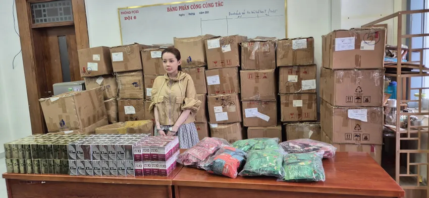 Ngân 98 bị bắt giam liên quan đến hàng giả, hàng chứa chất cấm: Sử dụng sản phẩm của Ngân 98 nguy hiểm đến đâu?- Ảnh 1. Ngân 98 bị bắt giam liên quan đến hàng giả, hàng chứa chất cấm: Sử dụng sản phẩm của Ngân 98 nguy hiểm đến đâu?- Ảnh 1.