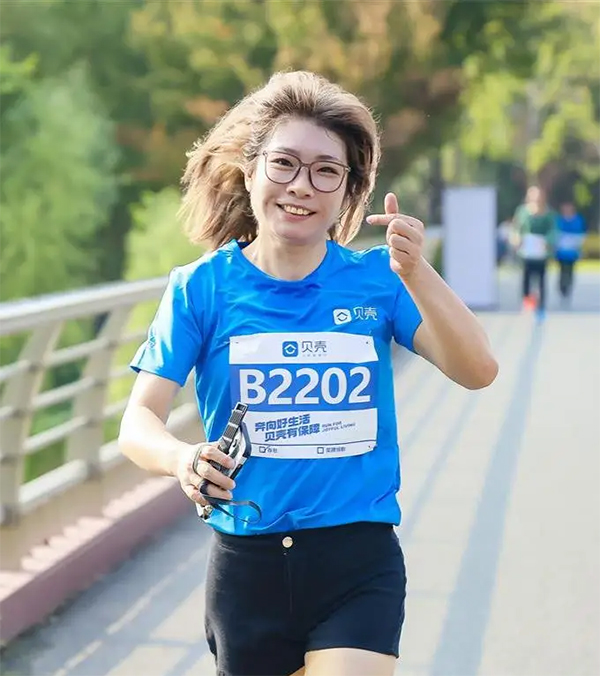 Bỏ uống 1 thứ người trẻ nào cũng "nghiện", cô gái giảm hơn 30kg chỉ trong 1 năm, xúc động vì lần đầu tiên làm được 1 việc tưởng trong mơ- Ảnh 2.