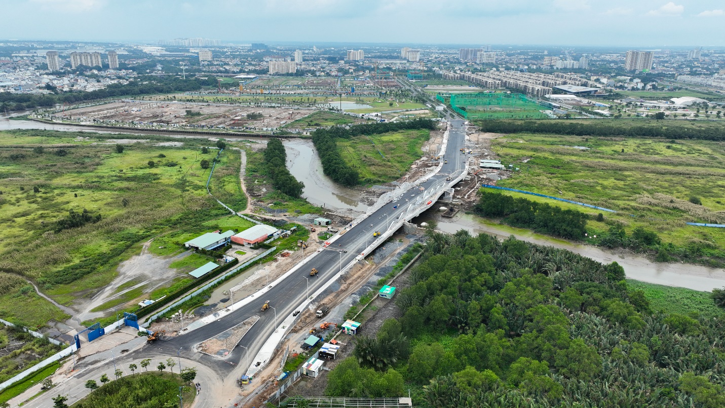 Hạ tầng “tỷ đô” dần về đích, bất động sản khu Đông TP.HCM trước “cơn sóng” mới - Ảnh 2. Hạ tầng “tỷ đô” dần về đích, bất động sản khu Đông TP.HCM trước “cơn sóng” mới - Ảnh 2.