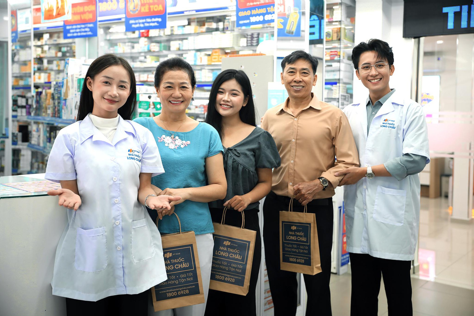 Long Châu - Tiên phong ứng dụng công nghệ số nâng tầm chăm sóc sức khỏe - Ảnh 3. Long Châu - Tiên phong ứng dụng công nghệ số nâng tầm chăm sóc sức khỏe - Ảnh 3.