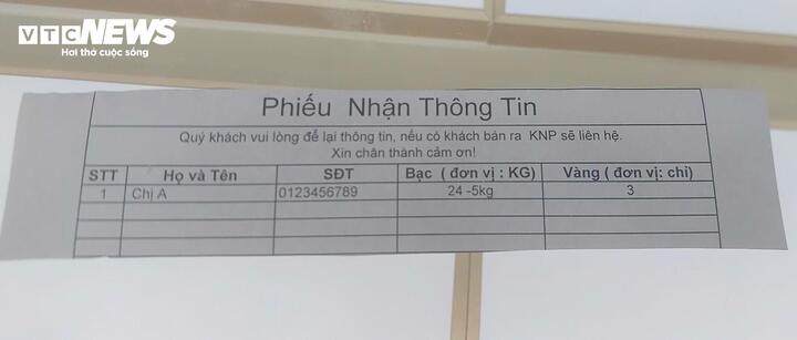 Bạc bất ngờ tăng giá, 'cháy hàng': Người dân kéo đi mua, chuyên gia cảnh báo gấp- Ảnh 3. Bạc bất ngờ tăng giá, 'cháy hàng': Người dân kéo đi mua, chuyên gia cảnh báo gấp- Ảnh 3.