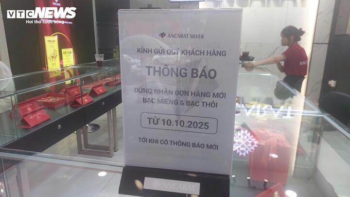 Bạc bất ngờ tăng giá, 'cháy hàng': Người dân kéo đi mua, chuyên gia cảnh báo gấp- Ảnh 1. Bạc bất ngờ tăng giá, 'cháy hàng': Người dân kéo đi mua, chuyên gia cảnh báo gấp- Ảnh 1.