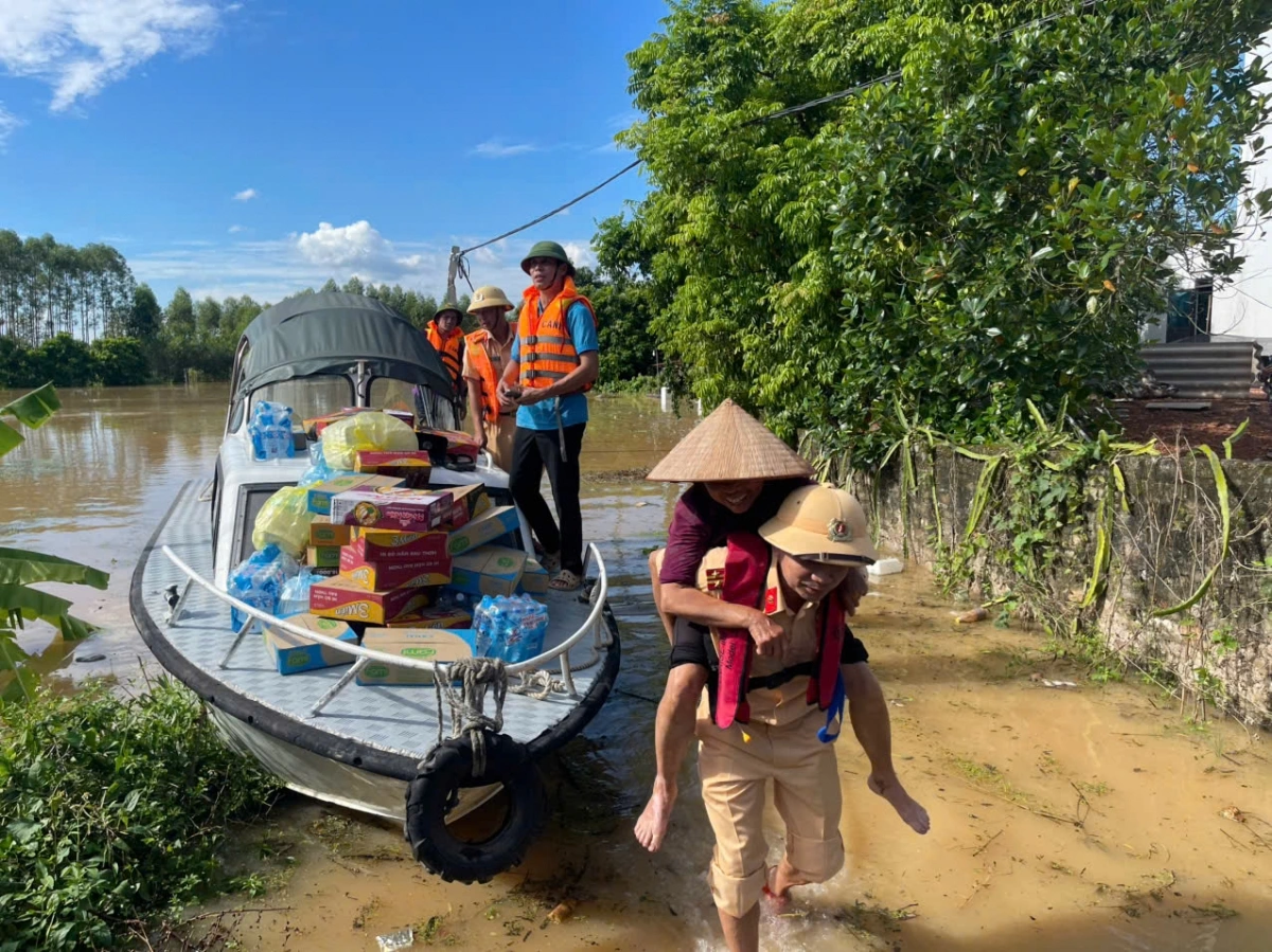 Bắc Ninh khẩn trương hồi sinh đời sống người dân và kinh tế vùng lũ - Ảnh 1.