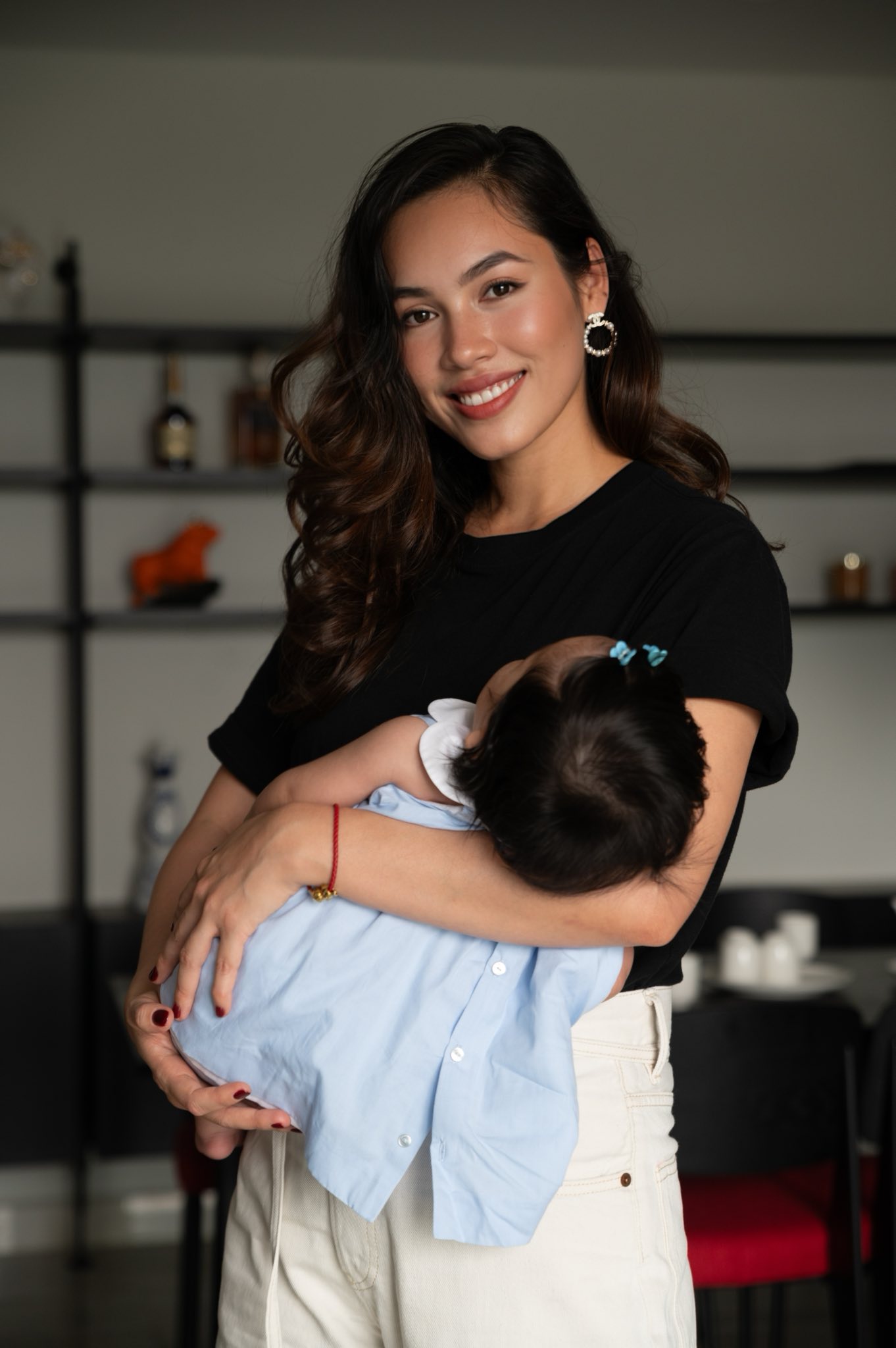 Nàng Hậu Việt từng vay tiền đi học trường nhà giàu đăng bài dạy con về LỐI SỐNG XA XỈ: Đọc đến đâu khen đến đó! Nàng Hậu Việt từng vay tiền đi học trường nhà giàu đăng bài dạy con về LỐI SỐNG XA XỈ: Đọc đến đâu khen đến đó!