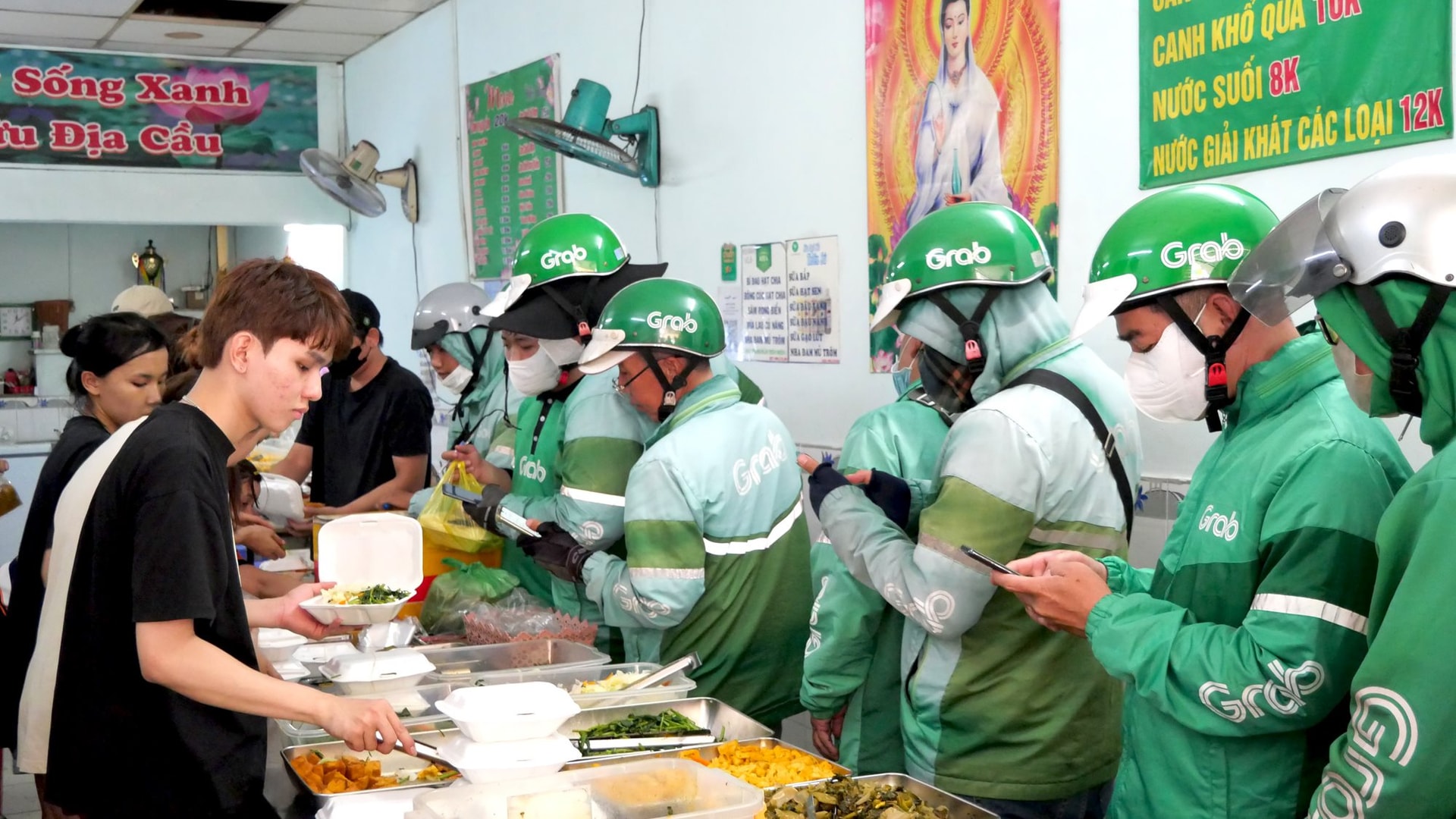 Xanh SM Ngon nhập cuộc: Cuộc đua giao đồ ăn thêm khốc liệt, thế song mã của GrabFood - ShopeeFood có lung lay?- Ảnh 8.