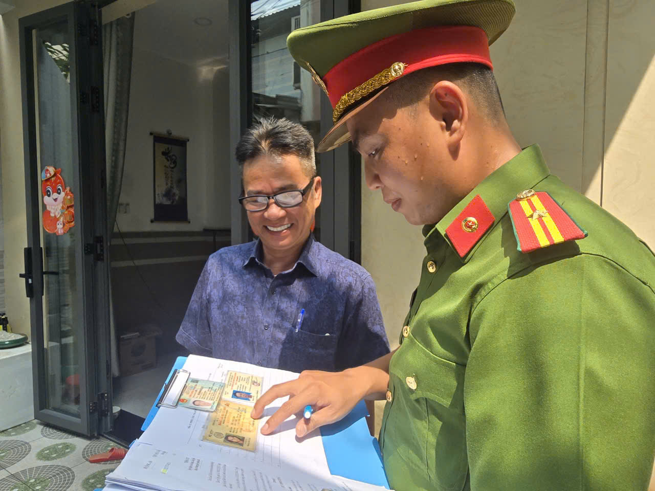 Công an TP HCM sẽ đến từng nhà dân để làm điều này - Ảnh 1.