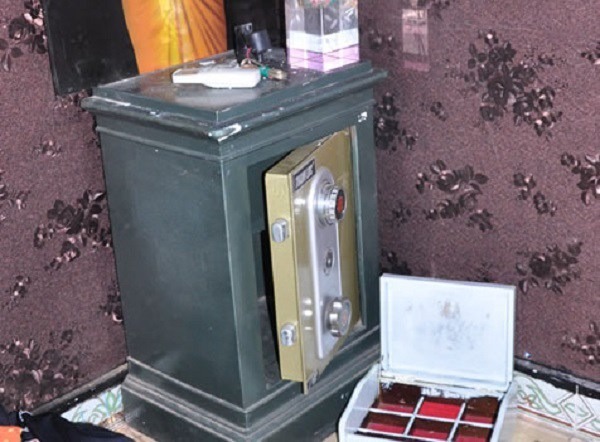 Két sắt trong nhà phạm 5 điều: Cả người lẫn của đều lao đao, dễ vướng lao lý- Ảnh 1.