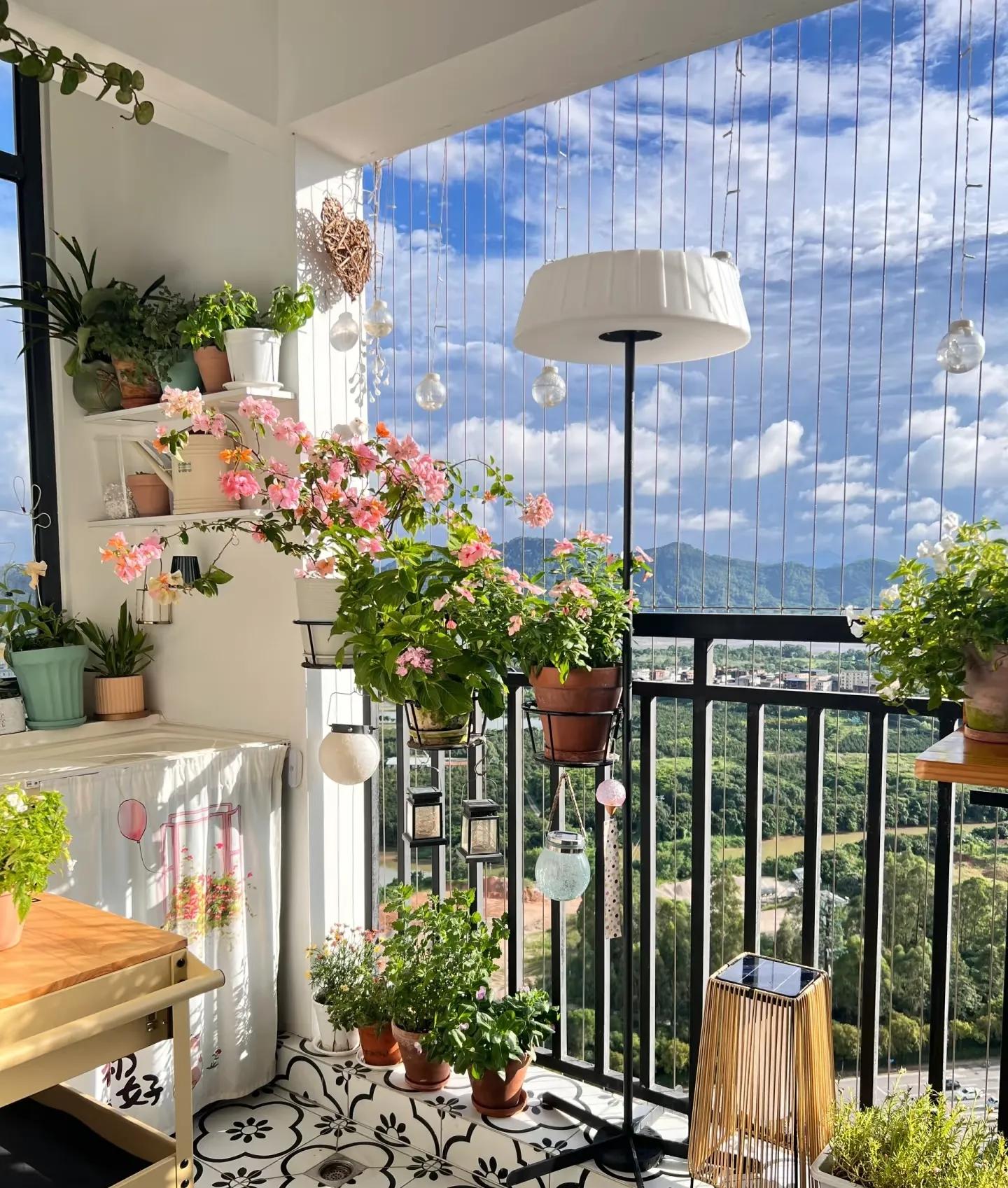 Nhà hàng xóm chỉ có ban công 4m² mà làm được khu vườn đẹp như resort, nhìn xong tôi chỉ biết thốt lên "đỉnh thật"! - Ảnh 10.