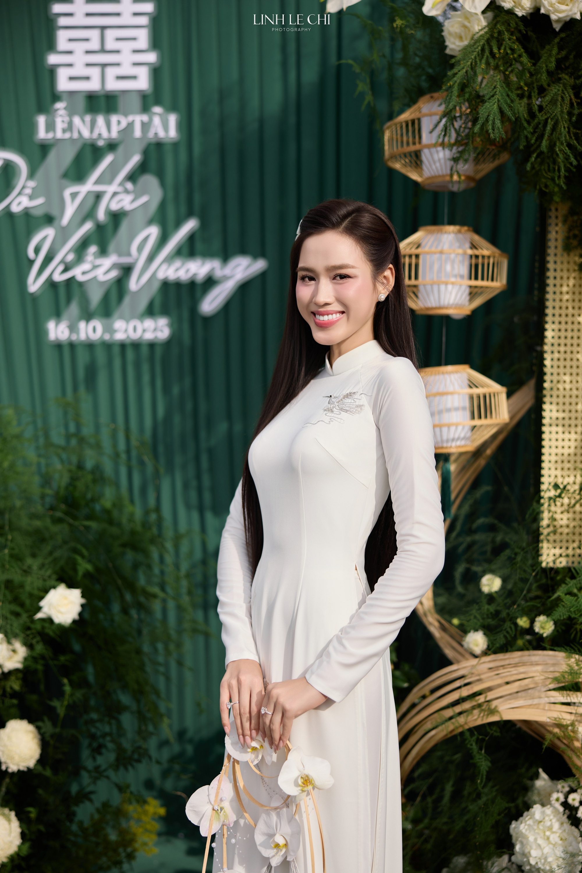 HH Đỗ Hà ăn hỏi: Cô dâu đặt 21 bộ áo dài, riêng áo dài cưới từ tên gọi đã mang ý nghĩa đặc biệt- Ảnh 9. HH Đỗ Hà ăn hỏi: Cô dâu đặt 21 bộ áo dài, riêng áo dài cưới từ tên gọi đã mang ý nghĩa đặc biệt- Ảnh 9.