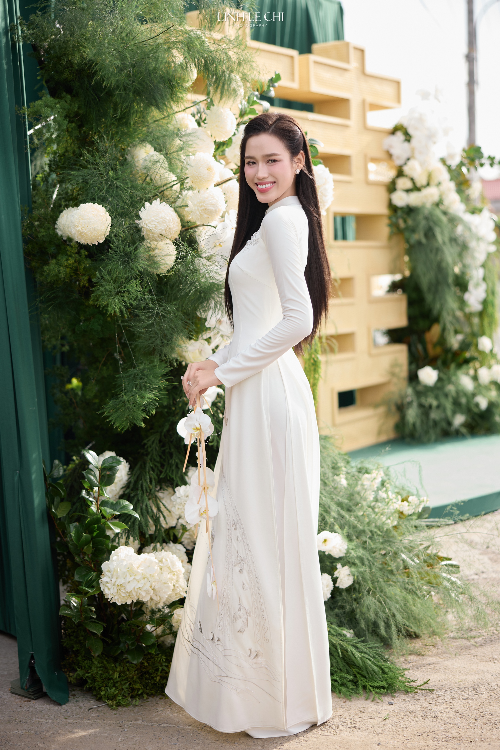 HH Đỗ Hà ăn hỏi: Cô dâu đặt 21 bộ áo dài, riêng áo dài cưới từ tên gọi đã mang ý nghĩa đặc biệt- Ảnh 10. HH Đỗ Hà ăn hỏi: Cô dâu đặt 21 bộ áo dài, riêng áo dài cưới từ tên gọi đã mang ý nghĩa đặc biệt- Ảnh 10.