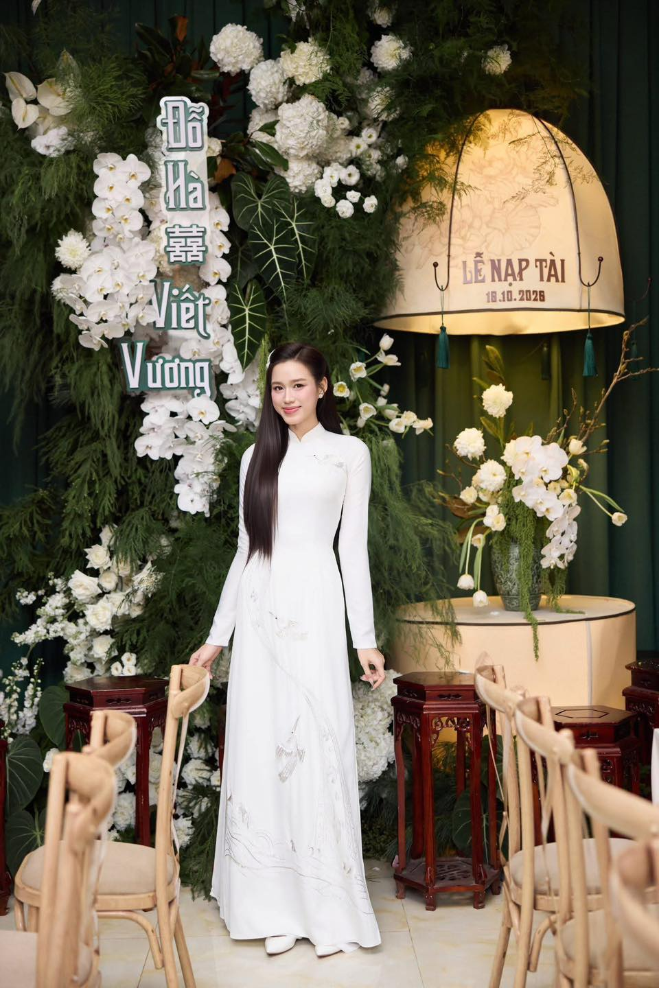 HH Đỗ Hà ăn hỏi: Cô dâu đặt 21 bộ áo dài, riêng áo dài cưới từ tên gọi đã mang ý nghĩa đặc biệt- Ảnh 6. HH Đỗ Hà ăn hỏi: Cô dâu đặt 21 bộ áo dài, riêng áo dài cưới từ tên gọi đã mang ý nghĩa đặc biệt- Ảnh 6.