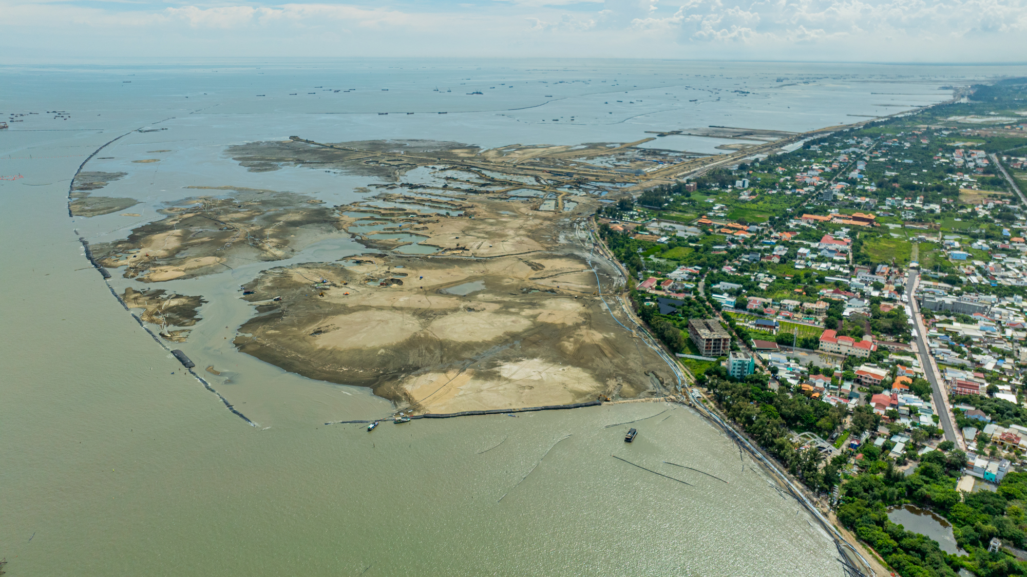 Vingroup muốn xây cầu vượt biển hiện đại nhất Việt Nam, top đầu khu vực: Đưa TP.HCM thành "con rồng" ĐNÁ? - Ảnh 1.