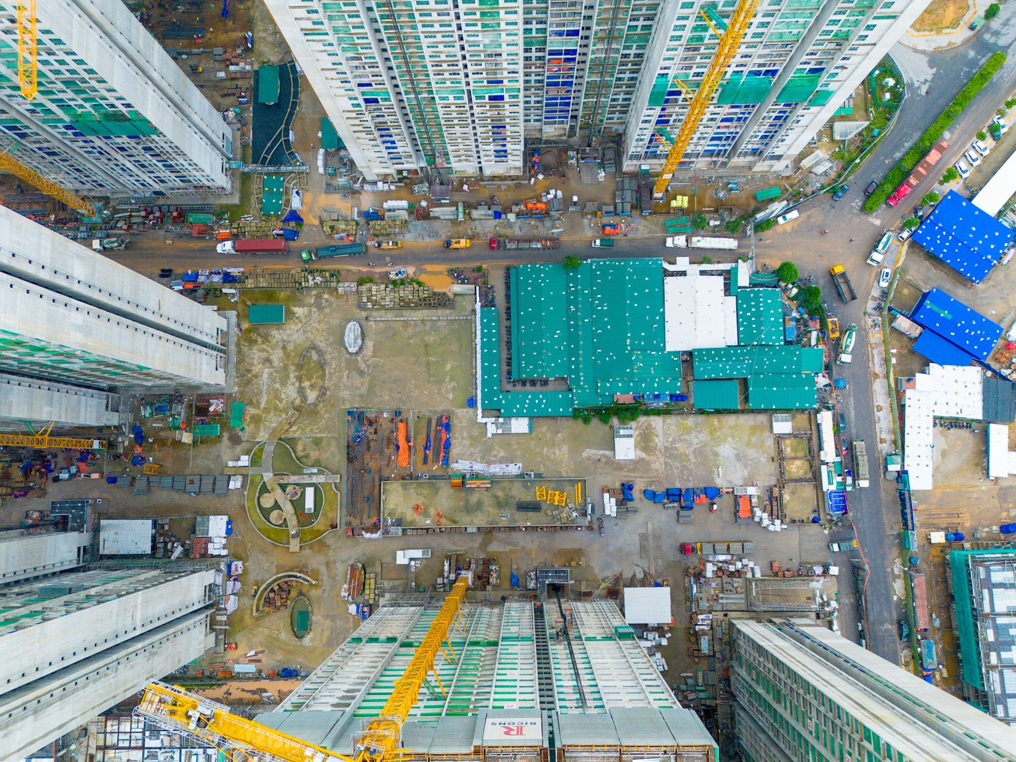 Dự án từng có 5.000 người xếp hàng tranh mua ở Hà Nội: Giá tăng gấp rưỡi sau hơn một năm, đang chuẩn bị cất nóc - Ảnh 5.