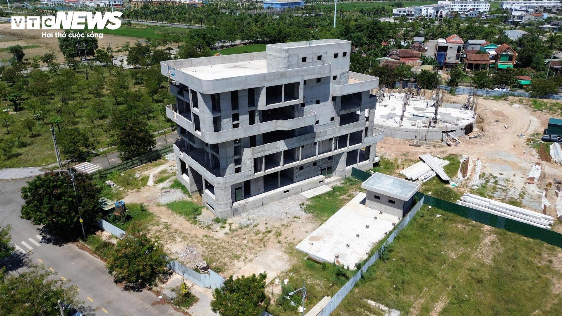 Cận cảnh toà nhà công nghệ ở Huế 'đứng bánh' vì nhà thầu thi công 'chạy làng' 4 Cận cảnh toà nhà công nghệ ở Huế 'đứng bánh' vì nhà thầu thi công 'chạy làng'