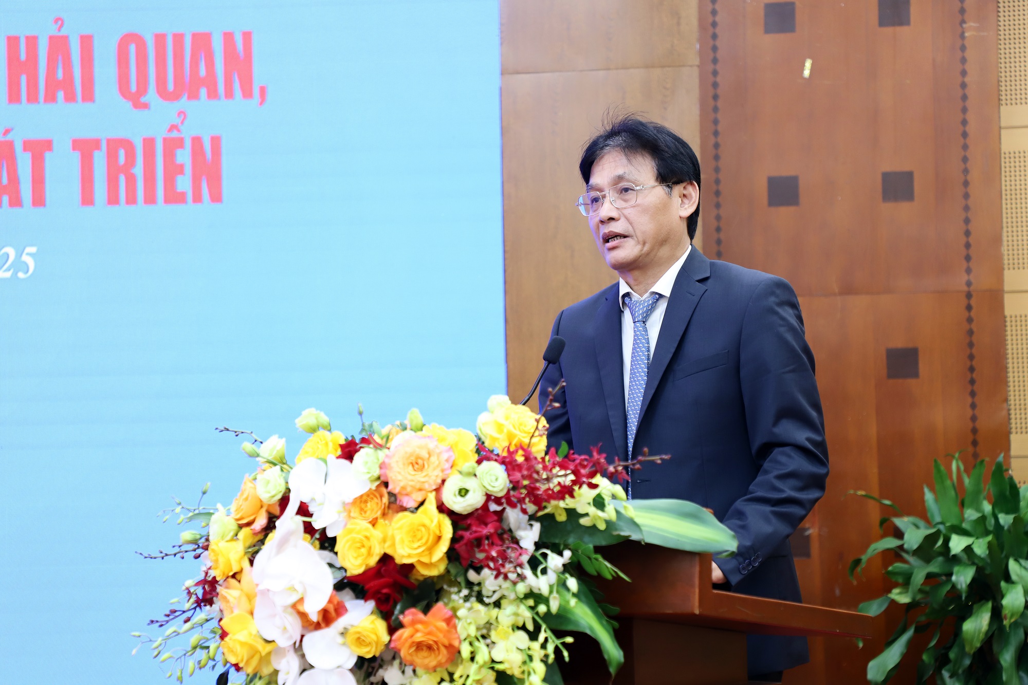 Phó Cục trưởng Cục Thuế Đặng Ngọc Minh: Cải cách mạnh chính sách thuế, giảm 44% thủ tục hành chính, chuẩn bị “xóa sổ” thuế khoán - Ảnh 1.