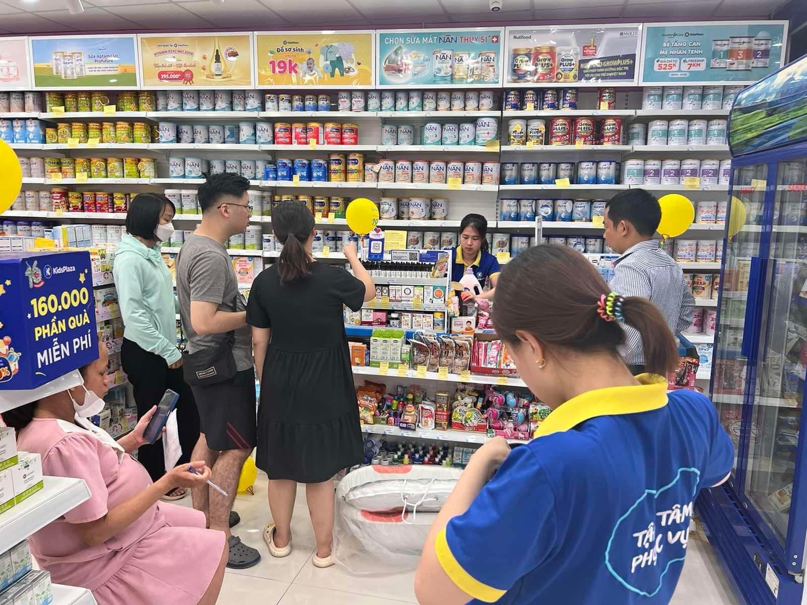 Một sàn TMĐT tung chính sách chưa từng có: Hoàn 50% tiền nếu khách mua phải sữa còn hạn dưới 6 tháng, đền gấp đôi nếu mua phải sữa giả- Ảnh 1. Một sàn TMĐT tung chính sách chưa từng có: Hoàn 50% tiền nếu khách mua phải sữa còn hạn dưới 6 tháng, đền gấp đôi nếu mua phải sữa giả- Ảnh 1.