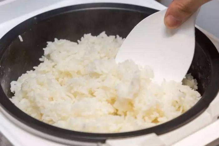 Nấu cơm chỉ cho nước thì quá xoàng: Thêm 2 thứ này, cơm dẻo thơm ngon gấp 10- Ảnh 4. Nấu cơm chỉ cho nước thì quá xoàng: Thêm 2 thứ này, cơm dẻo thơm ngon gấp 10- Ảnh 4.