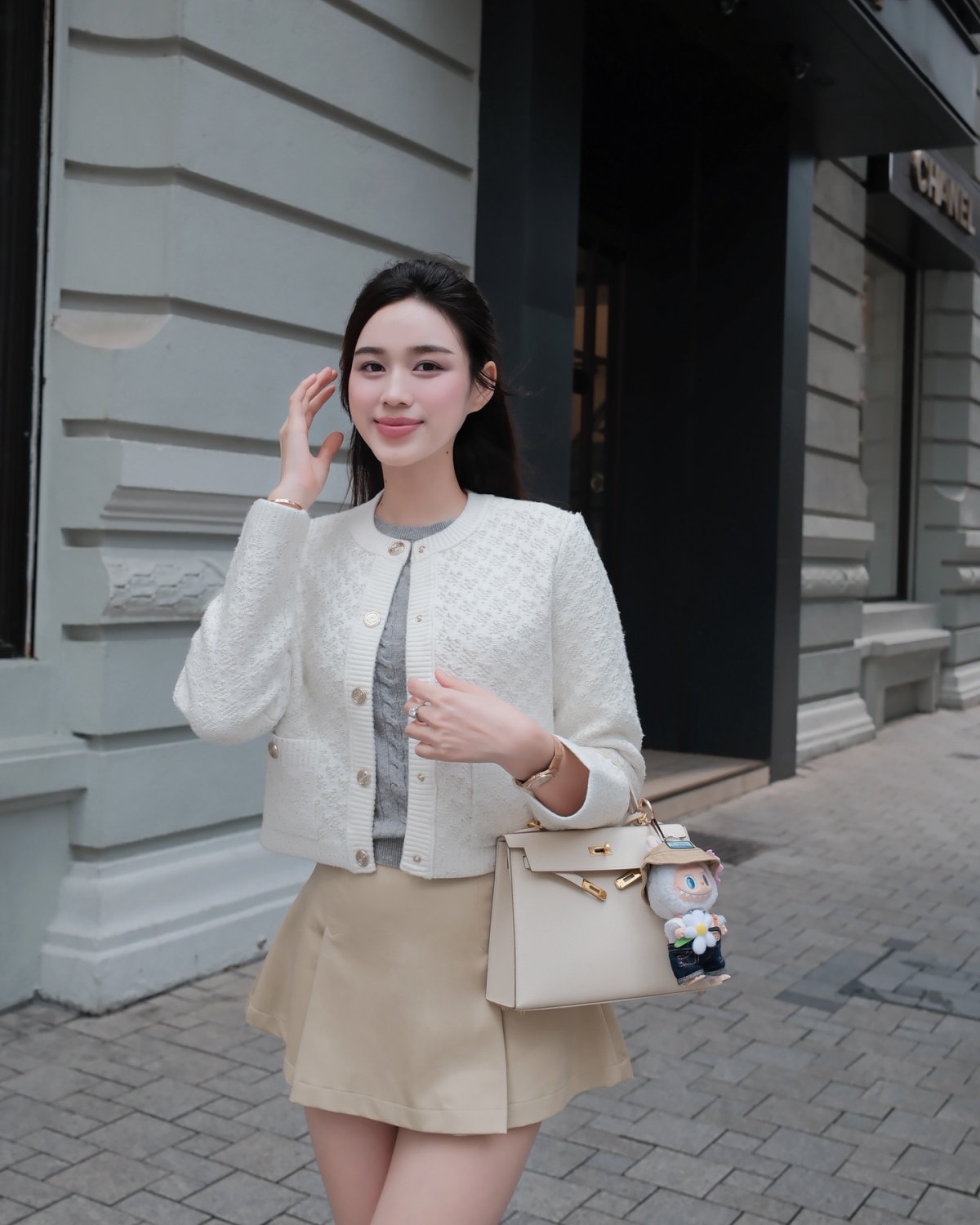 3 nàng hậu lấy thiếu gia hot nhất nhà Sen Vàng: Bí ẩn nhất là người "biến mất" ngay sau đám hỏi! - Ảnh 3. 3 nàng hậu lấy thiếu gia hot nhất nhà Sen Vàng: Bí ẩn nhất là người "biến mất" ngay sau đám hỏi! - Ảnh 3.
