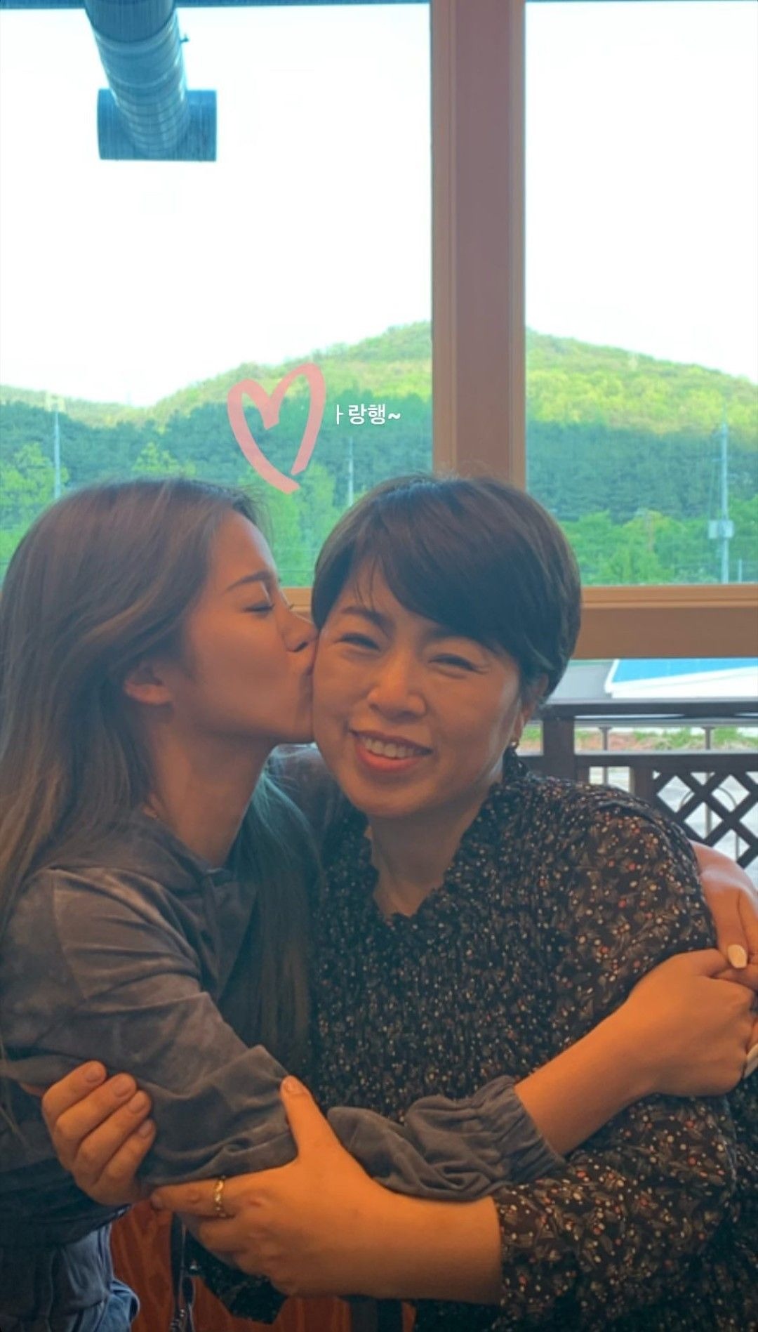 3 điều học được sau 20 năm nhìn mẹ mua vàng- Ảnh 2. 3 điều học được sau 20 năm nhìn mẹ mua vàng- Ảnh 2.