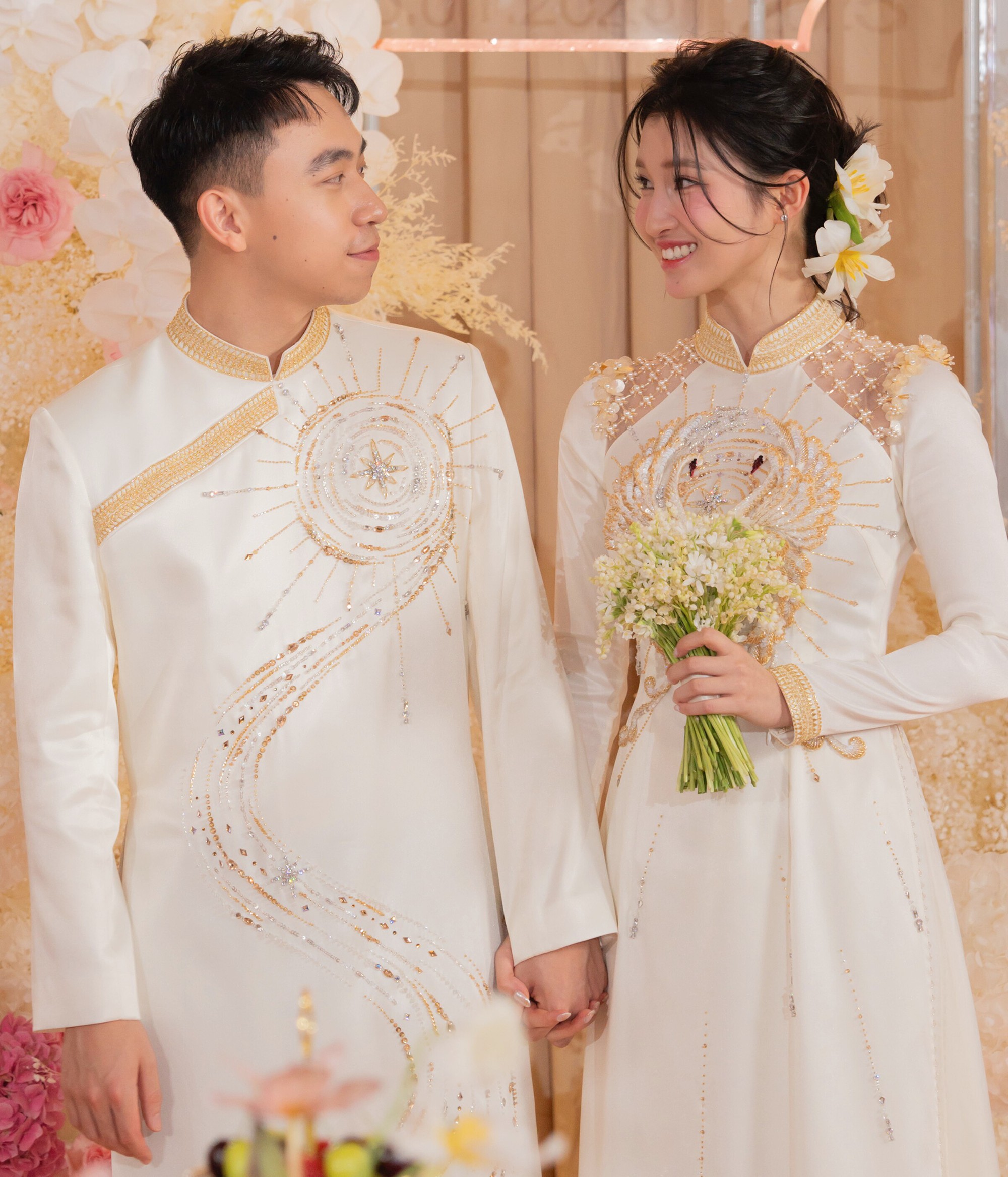 3 nàng hậu lấy thiếu gia hot nhất nhà Sen Vàng: Bí ẩn nhất là người "biến mất" ngay sau đám hỏi! - Ảnh 12. 3 nàng hậu lấy thiếu gia hot nhất nhà Sen Vàng: Bí ẩn nhất là người "biến mất" ngay sau đám hỏi! - Ảnh 12.