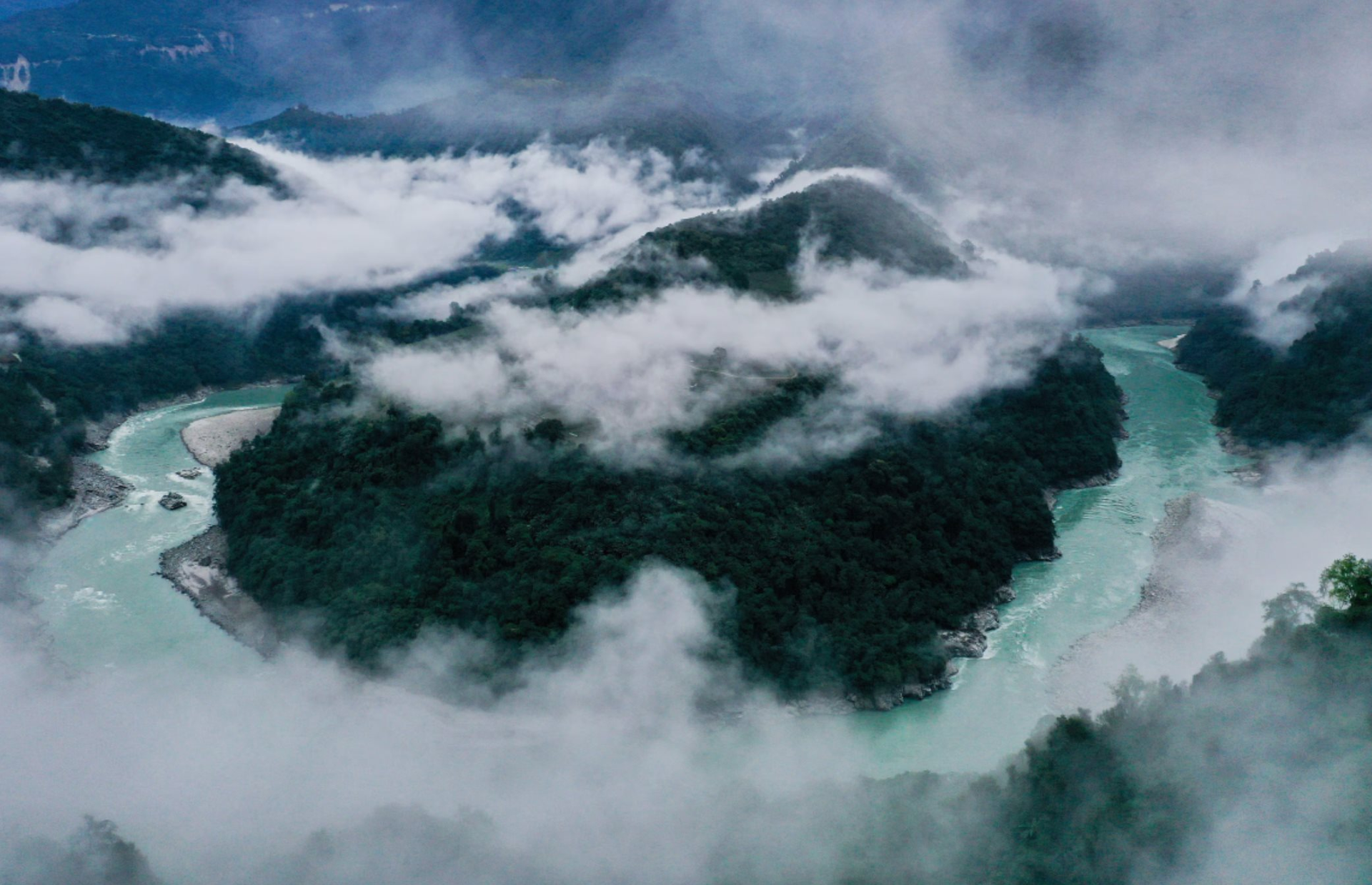 Trung Quốc xây siêu đập lớn nhất thế giới: Là 'trái tim' của chuỗi 5 nhà máy thủy điện, tạo 300 tỷ kWh điện/năm- Ảnh 2.