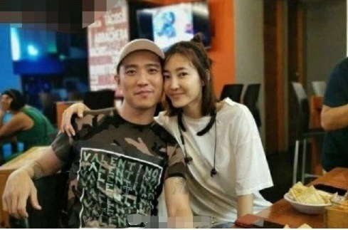 Vụ chồng đại gia của "mỹ nhân phim giờ vàng" bị bắt: Phát hiện sổ đen bao nuôi, mua dâm bằng tiền lừa đảo - Ảnh 2. Vụ chồng đại gia của "mỹ nhân phim giờ vàng" bị bắt: Phát hiện sổ đen bao nuôi, mua dâm bằng tiền lừa đảo - Ảnh 2.