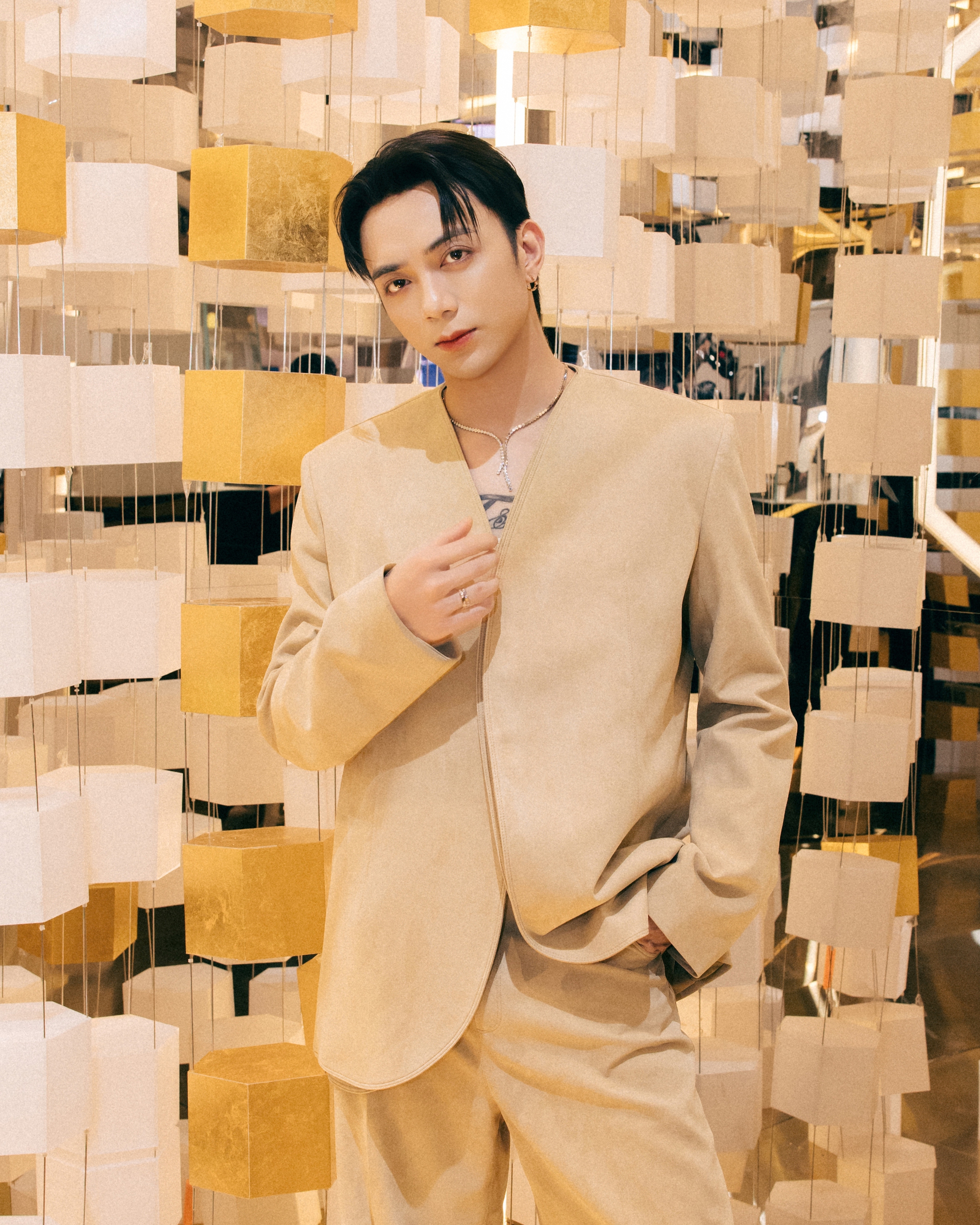 Soobin sánh vai cùng Song Hye Kyo và dàn sao K-pop tại “Tổ ong Chaumet” ở Seoul - Ảnh 3.