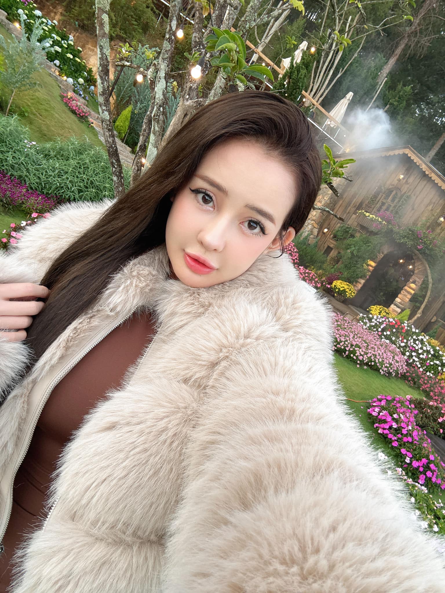 Lướt qua 100 lần cũng đố biết đây là Ngân 98 của năm 2016- Ảnh 3. Lướt qua 100 lần cũng đố biết đây là Ngân 98 của năm 2016- Ảnh 3.