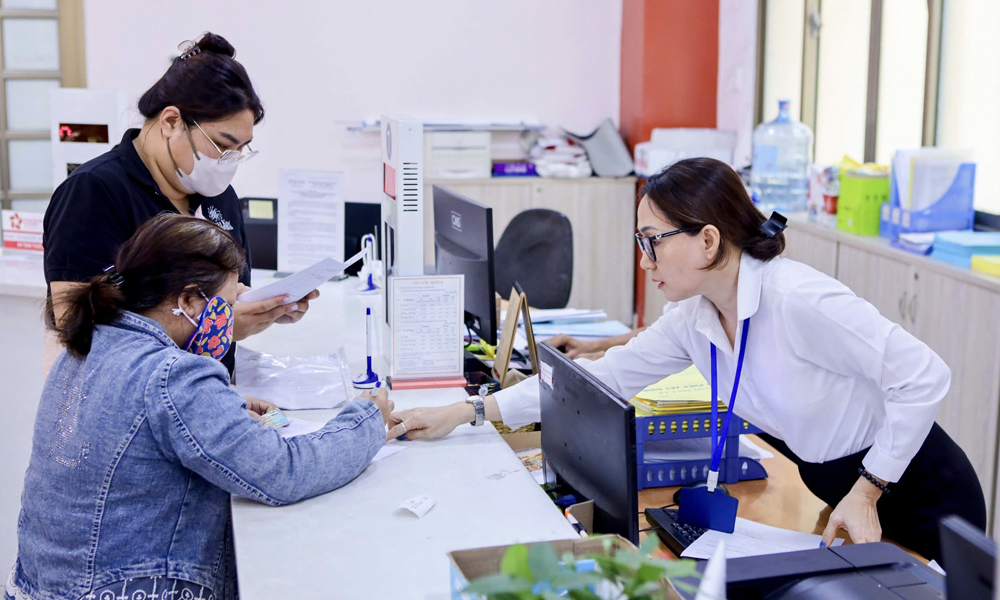 Nghiên cứu bỏ quy định hạng chức danh nghề nghiệp, đổi mới cơ chế tiền lương- Ảnh 1.