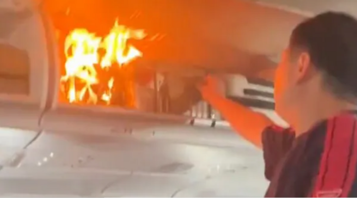 Pin lithium bốc cháy, máy bay Trung Quốc phải hạ cánh khẩn cấp- Ảnh 2.