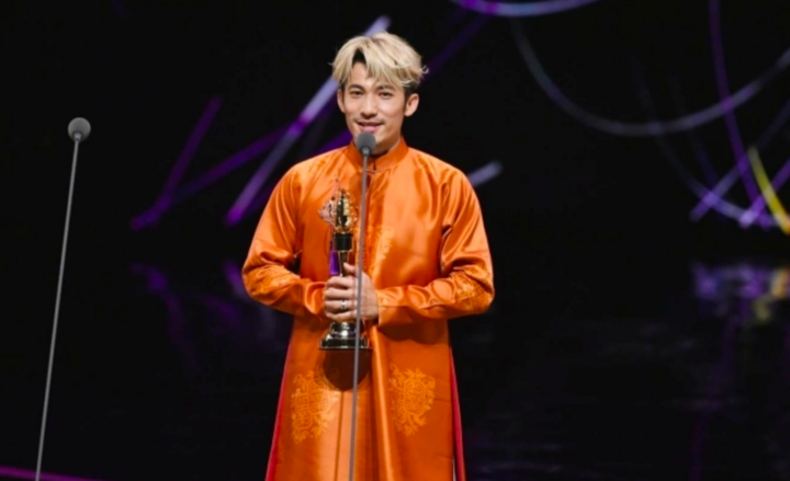 Liên Bỉnh Phát: Từ MC hội chợ, phục vụ đến 'Lương Triều Vỹ của Việt Nam'- Ảnh 1.