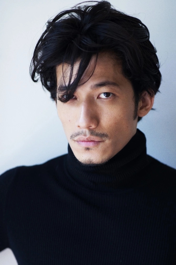 Liên Bỉnh Phát: Từ MC hội chợ, phục vụ đến 'Lương Triều Vỹ của Việt Nam'- Ảnh 3.