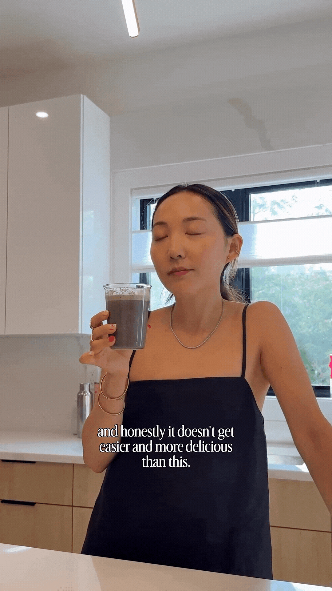 Mẹ tôi rất chăm uống loại nước màu đen này và không có một sợi tóc bạc nào ở tuổi 60, tóc còn bóng đẹp- Ảnh 4. Mẹ tôi rất chăm uống loại nước màu đen này và không có một sợi tóc bạc nào ở tuổi 60, tóc còn bóng đẹp- Ảnh 4.