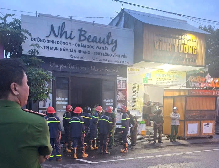 Cháy nhà trong đêm khiến 4 người thương vong- Ảnh 1. Cháy nhà trong đêm khiến 4 người thương vong- Ảnh 1.