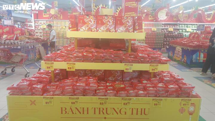 Sát Tết Trung Thu, quầy bánh treo biển đại hạ giá 100.000 đồng/3 chiếc- Ảnh 5.