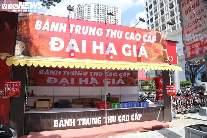 Sát Tết Trung Thu, quầy bánh treo biển đại hạ giá 100.000 đồng/3 chiếc- Ảnh 6.