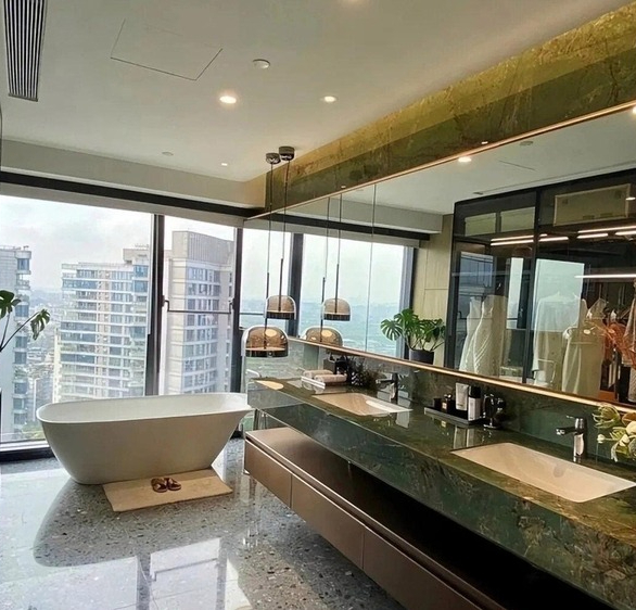 Triệu Lộ Tư: Tiểu thư fake trong phim, phú bà real ngoài đời giàu top 10 Trung Quốc!- Ảnh 10. Triệu Lộ Tư: Tiểu thư fake trong phim, phú bà real ngoài đời giàu top 10 Trung Quốc!- Ảnh 10.